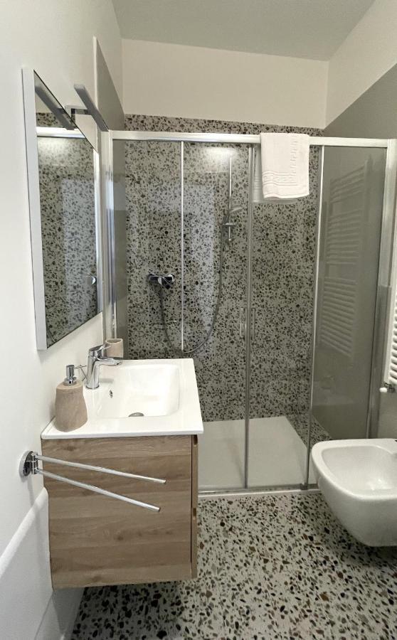 Santa Vincenza - Suite Indipendente Lovere Luaran gambar