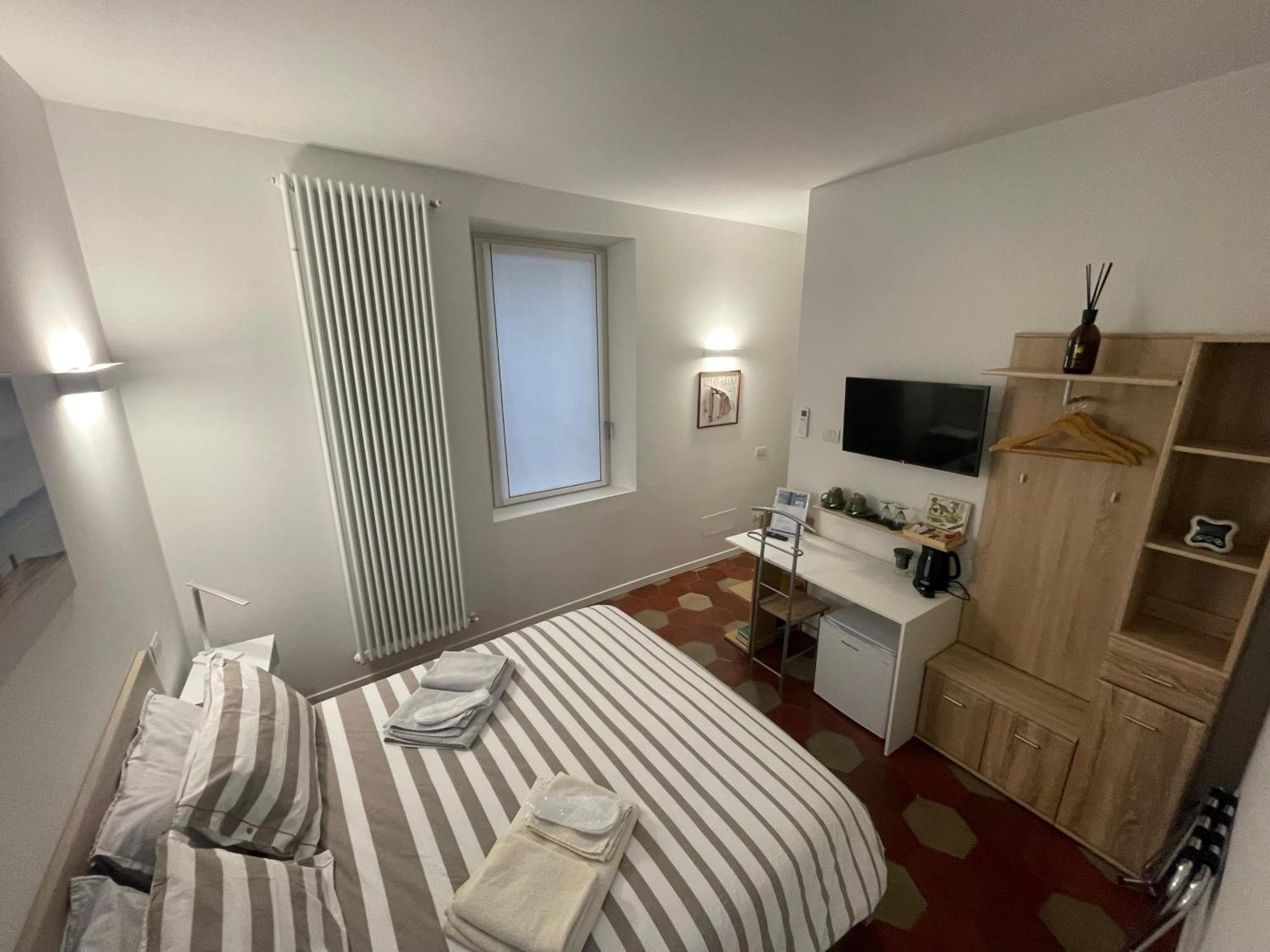 Santa Vincenza - Suite Indipendente Lovere Luaran gambar