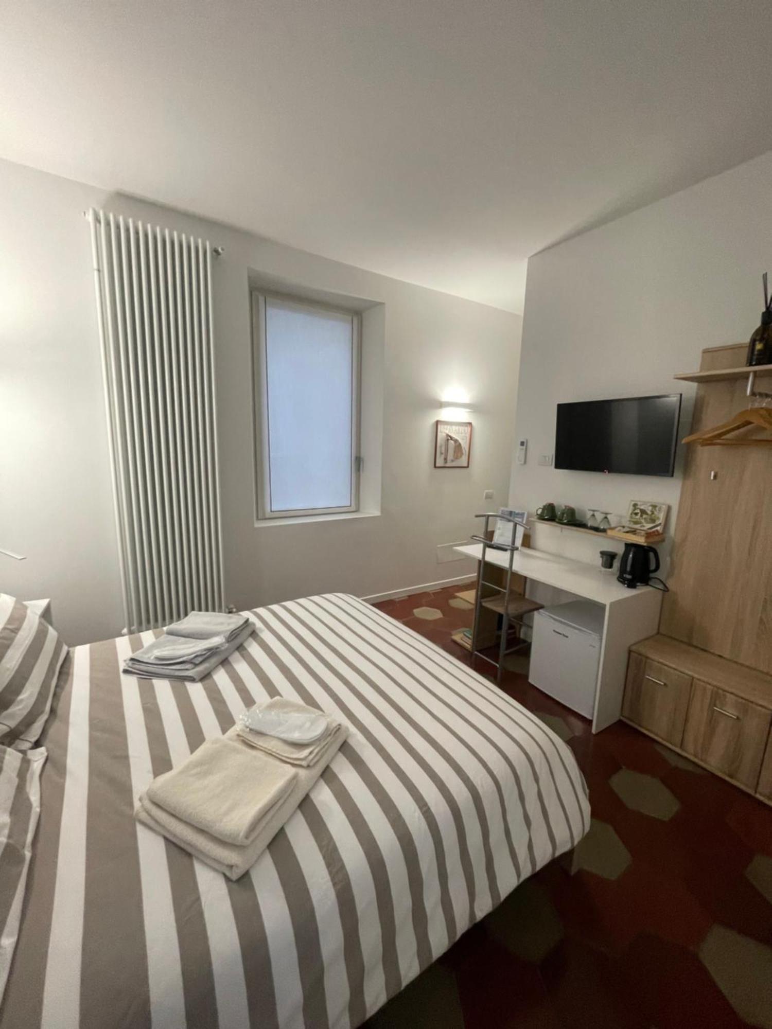 Santa Vincenza - Suite Indipendente Lovere Luaran gambar